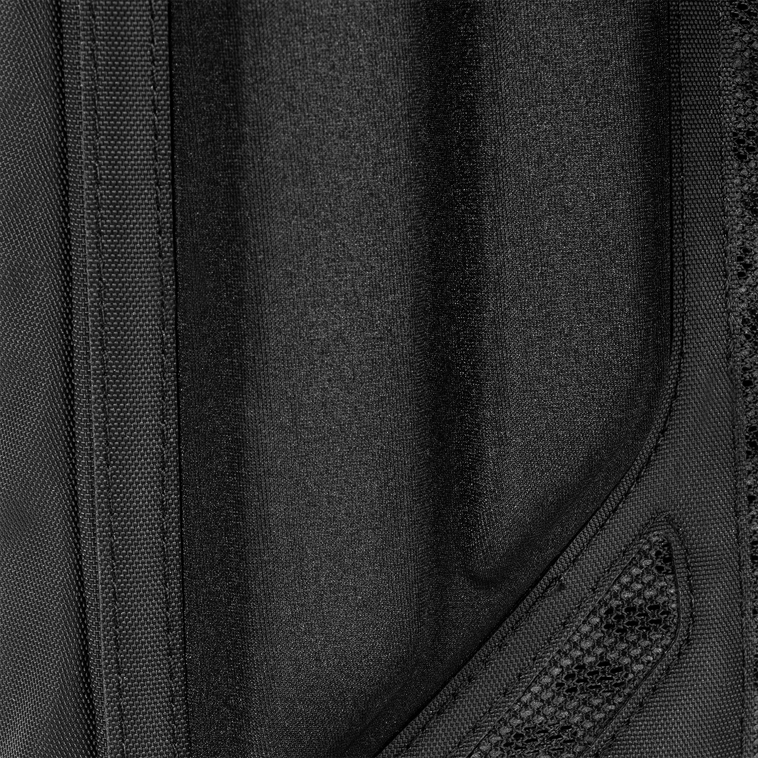 paragon-hydration-pack-b5 Paragon_Black_Texture.png