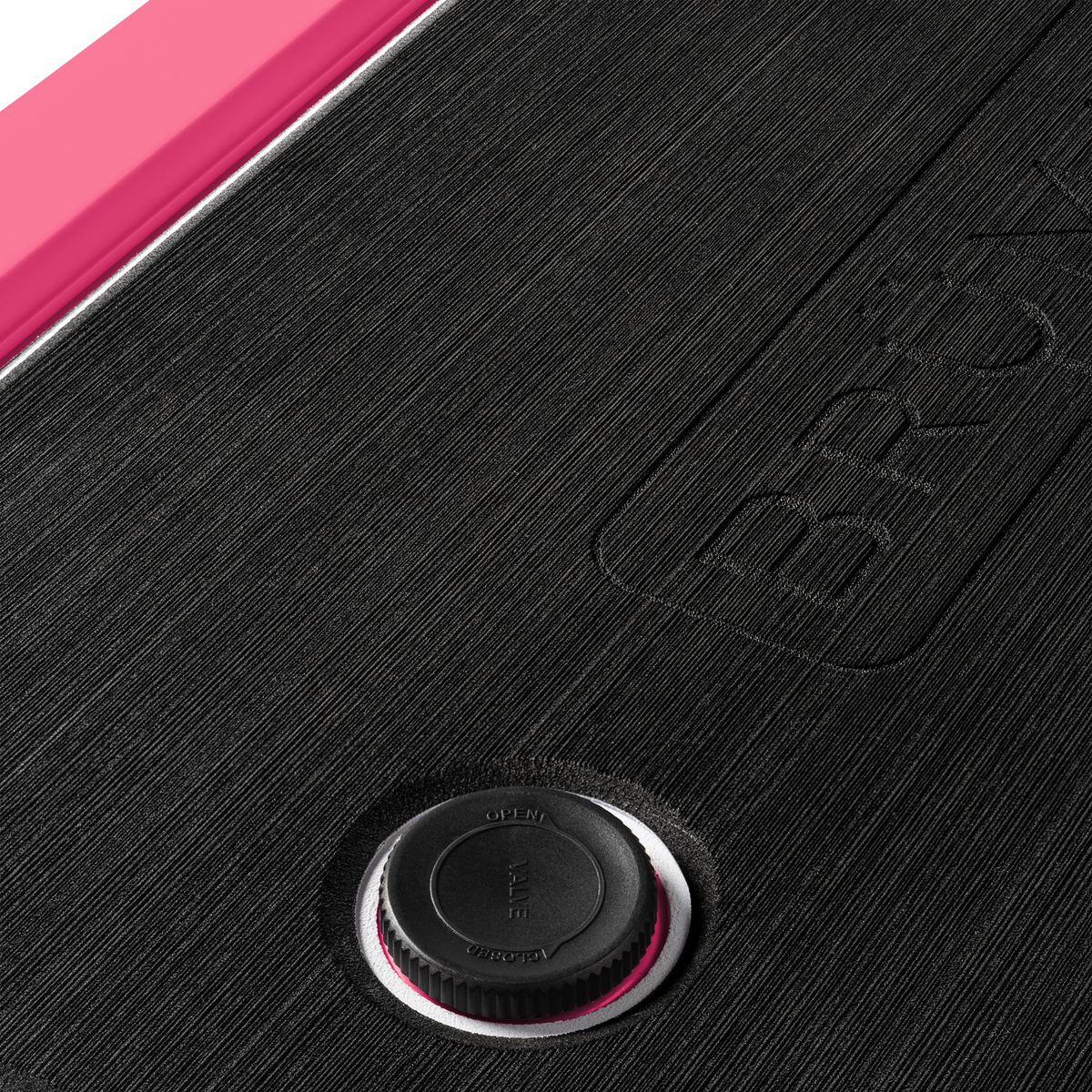 brutank-c1 brutank-55qt-neonpink-vent.png